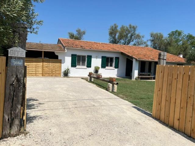 Les Mazets Du Paty Villa Albaron Exterior photo